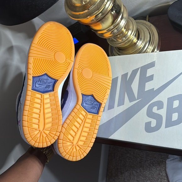 Nike SB Dunk Low Rayssa Leal size 10.5 - Picture 2 of 6